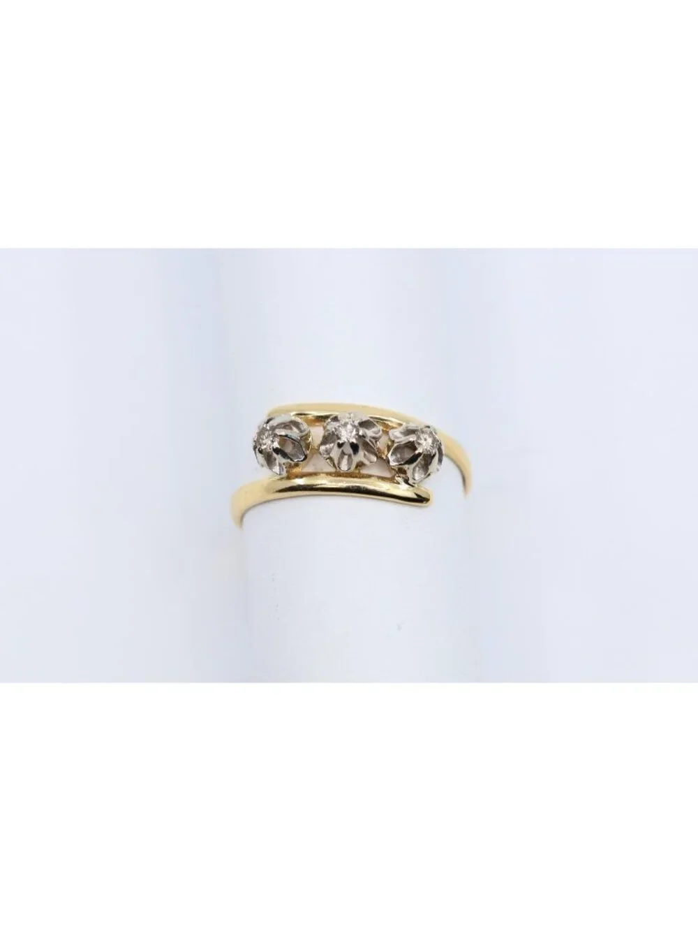Unique 18K Two Tone Multi Color Gold Designer 3 Stone Diamond Ring - Size 7.50